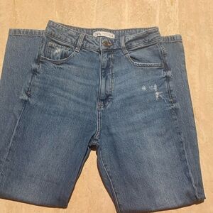 Zara Jeans in good condition size 4 high rise straight leg